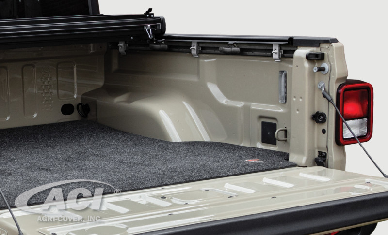 Access Lorado 20-22 Jeep Gladiator 5ft Bed (w/ Trail Rail) Lorado Roll-Up Cover - 47029 Photo - Mounted