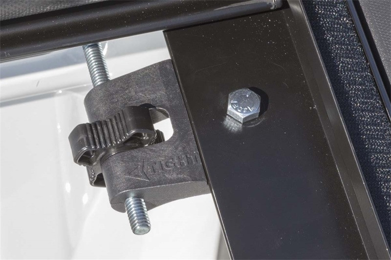 Access Vanish 99-06 Chevy/GMC Full Size 6ft 6in Stepside Bed (Bolt On) Roll-Up Cover - 92209