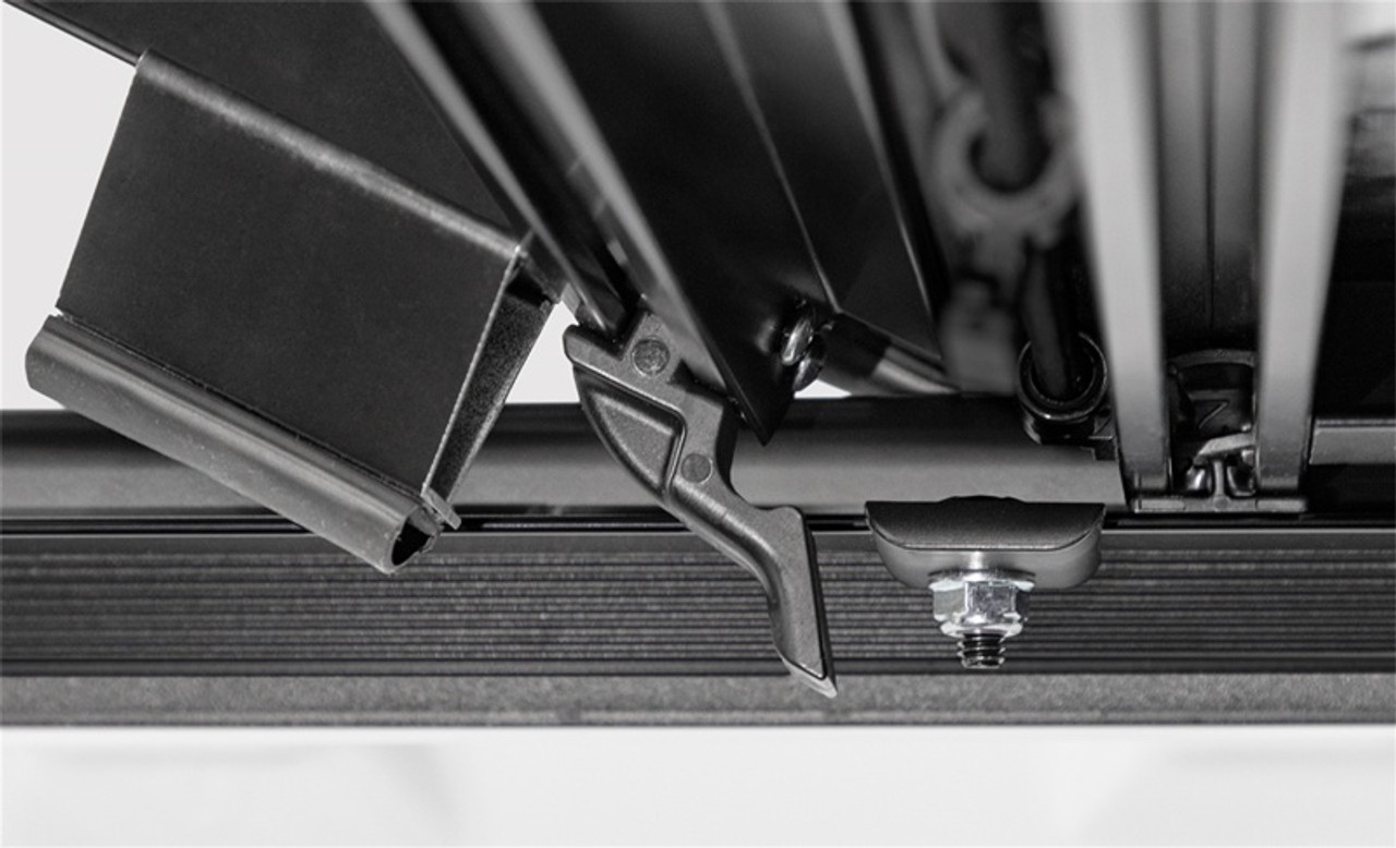Access LOMAX Tri-Fold 09-17 Dodge Ram 1500 5ft 7in Short Bed (w/o RamBox Cargo Management Sytem) - B1040019