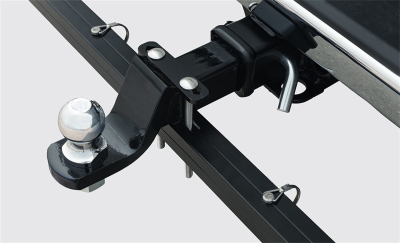 Access Roctection Universal Hitch Flaps (Excl. Dually) - D200001 Photo - Mounted