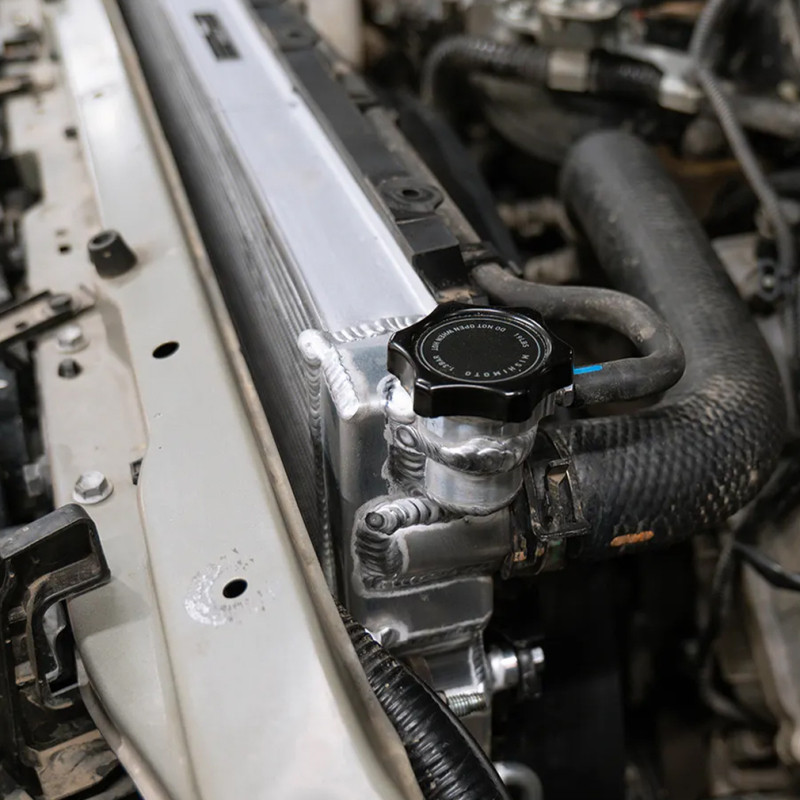 Mishimoto High-Pressure 1.3 Bar Radiator Cap Small Non-Directional - MMRC-13-SMC