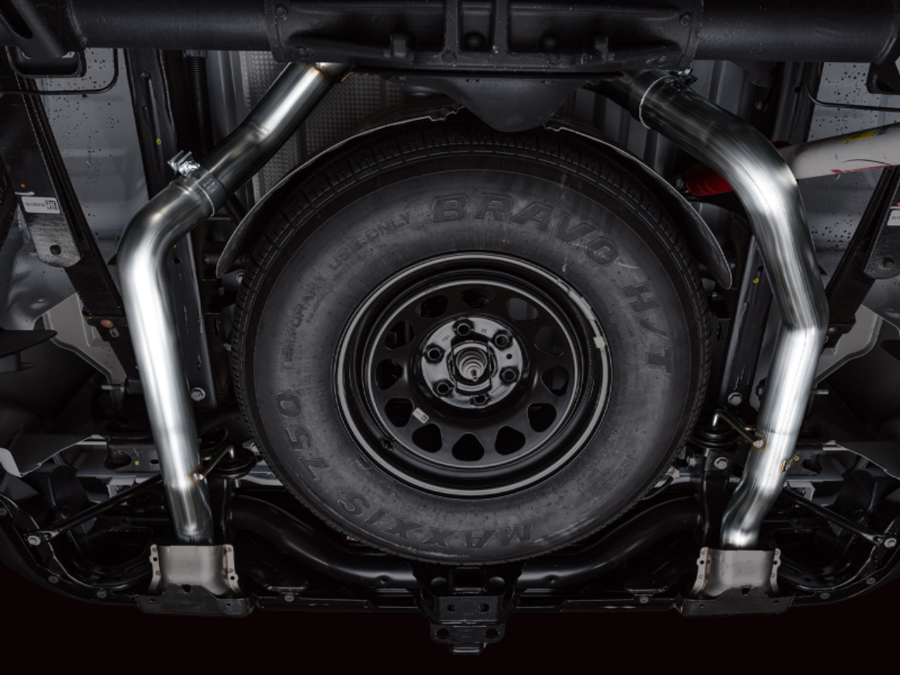 AWE 4th Gen GM 1500 6.2L Catback Split Rear Exit (w/ Bumper Cutouts) - OE Tips - 3015-31202