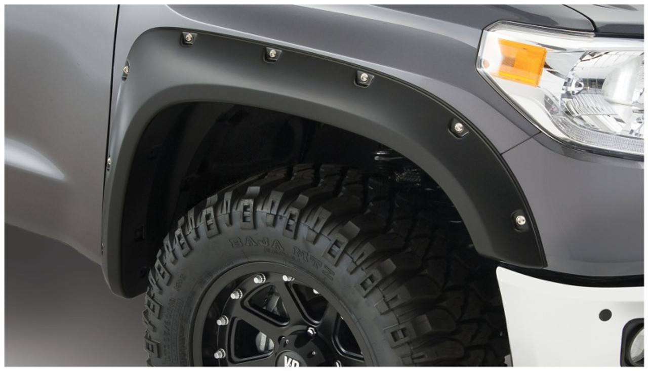 Bushwacker 14-18 Toyota Tundra Fleetside Pocket Style Flares 4pc 66.7/78.7/97.6in Bed - Black - 30918-02