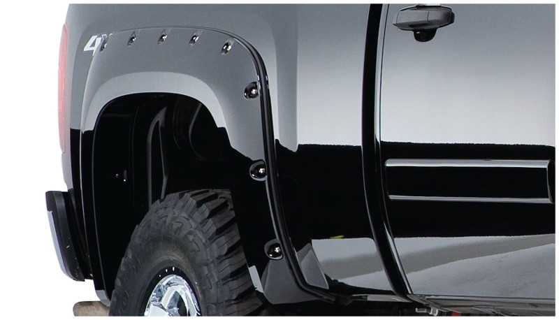 Bushwacker 07-13 Chevy Silverado 1500 Fleetside Pocket Style Flares 4pc 69.3in Bed - Black - 40942-02