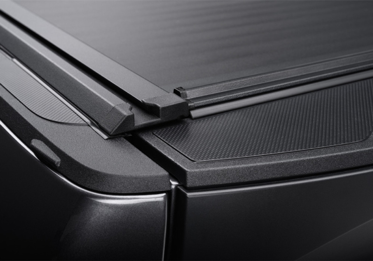 Roll-N-Lock 2022 Toyota Tundra (66.7in. Bed Length) A-Series XT Retractable Tonneau Cover - 575A-XT