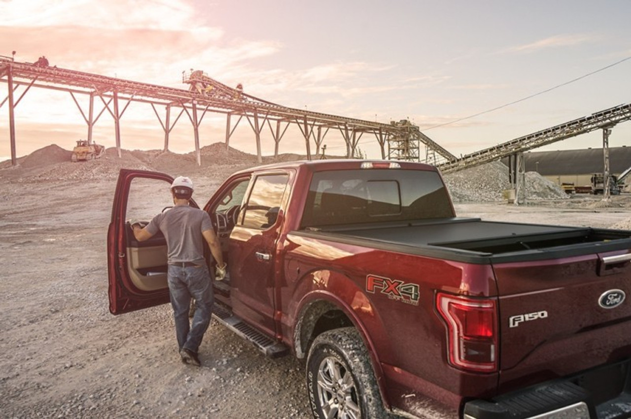 Roll-N-Lock 17-19 Ford F-250/F-350 Super Duty SB 80-3/8in A-Series Retractable Tonneau Cover - BT151A