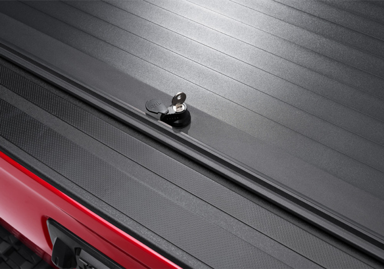 Roll-N-Lock 16-18 Toyota Tacoma Double Cab SB 60-1/2in A-Series Retractable Tonneau Cover - BT530A