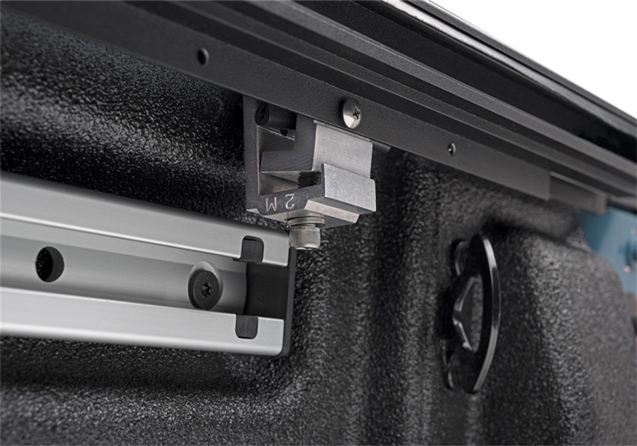 Roll-N-Lock 2022 Ford Maverick 54.4in M-Series Retractable Tonneau Cover - LG135M