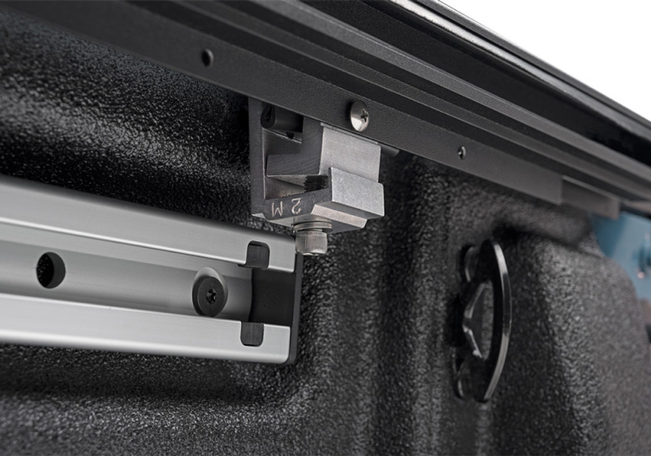Roll-N-Lock 2022 Ford Maverick 54.4in M-Series Retractable Tonneau Cover - LG135M