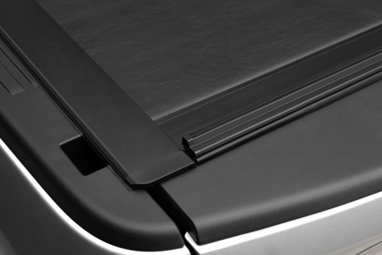 Roll-N-Lock 19-23 RAM 1500 w/o Swing Gate Tailgate SB 76.3in M-Series Retractable Tonneau Cover - LG402M