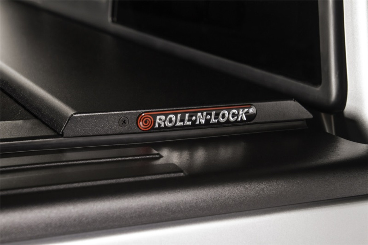Roll-N-Lock 16-18 Toyota Tacoma Crew Cab SB 60-1/2in M-Series Retractable Tonneau Cover - LG530M