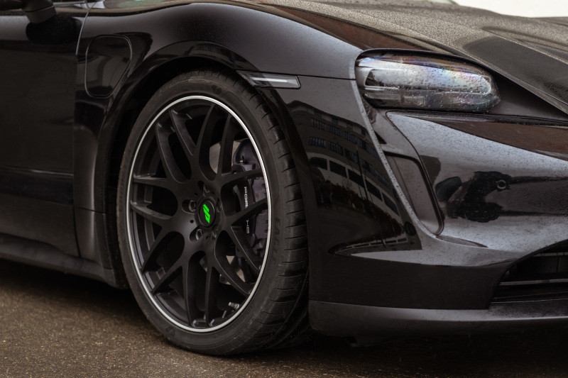 KW Coilover Kit V4 2021+ Porsche Taycan (Y1A) Sedan 2WD (Without Air Suspension) - 3A771095