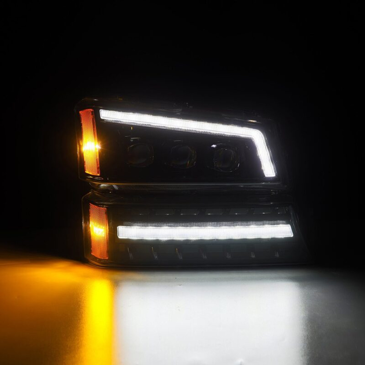 AlphaRex 03-06 Chevy Silverado 1500/2500HD/3500HD/Avalanche Alpha-Black NOVA LED Proj Headlights - 880254 User 3