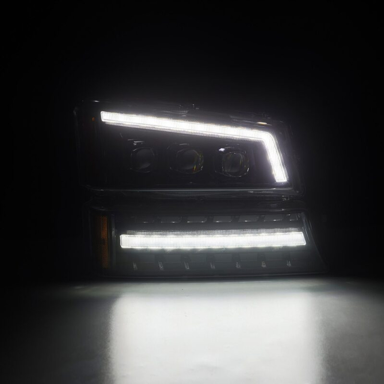 AlphaRex 03-06 Chevy Silverado 1500/2500HD/3500HD/Avalanche Alpha-Black NOVA LED Proj Headlights - 880254 User 4