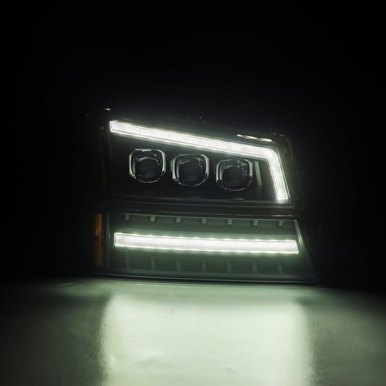 AlphaRex 03-06 Chevy Silverado 1500/2500HD/3500HD/Avalanche Black NOVA LED Proj Headlights - 880256 User 3