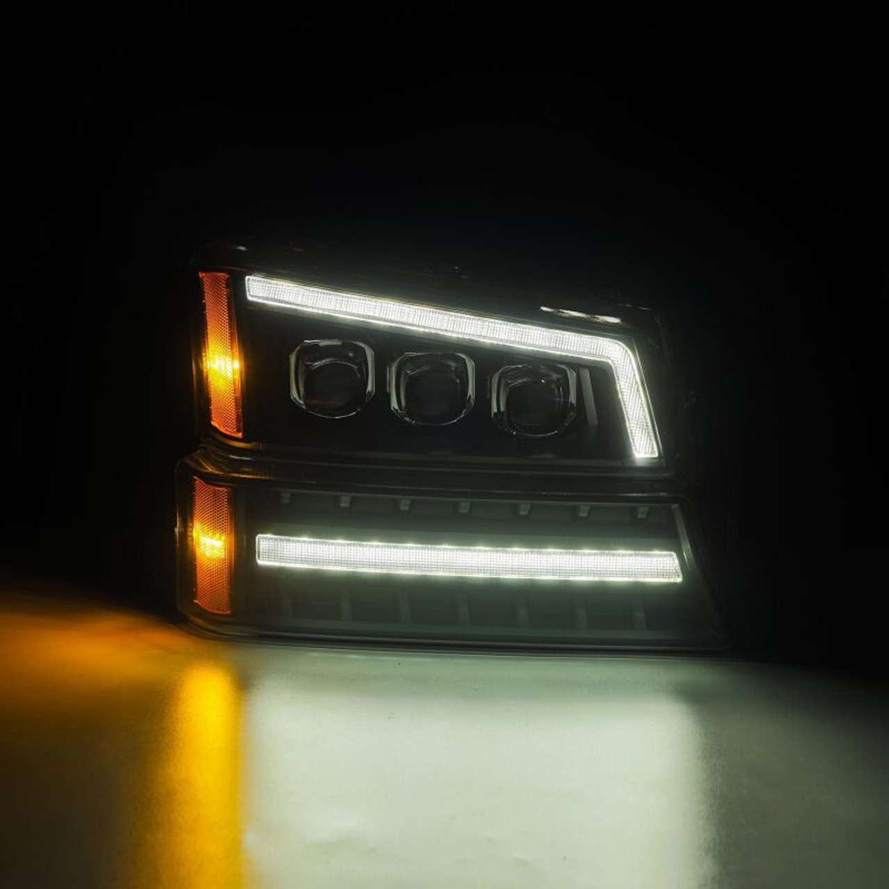 AlphaRex 03-06 Chevy Silverado 1500/2500HD/3500HD/Avalanche Black NOVA LED Proj Headlights - 880256 User 2