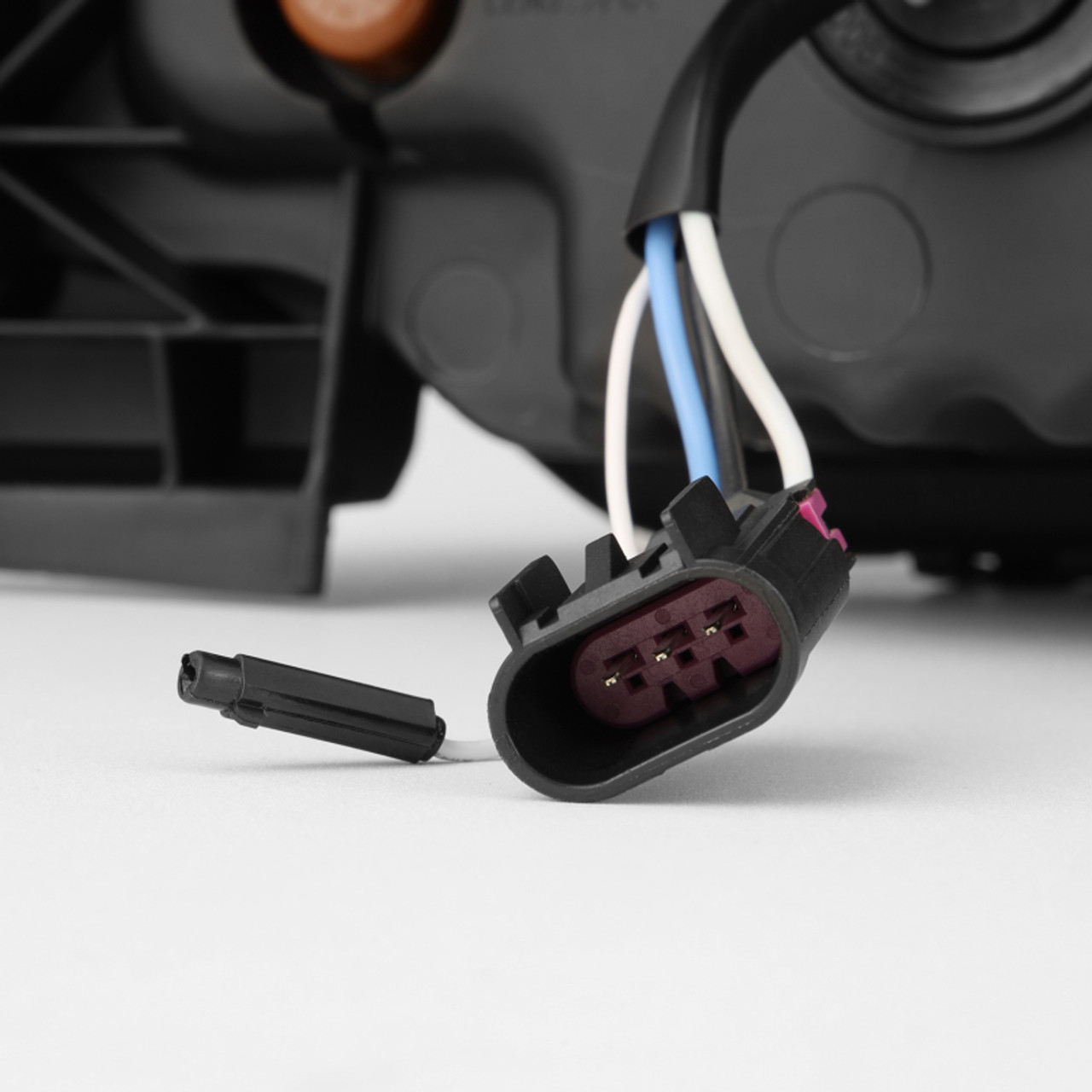 AlphaRex 17-19 Ford F-250/350/450/550 Super Duty LUXX-Series LED Proj Headlights Chrome w/SS & SBDRL - 880346