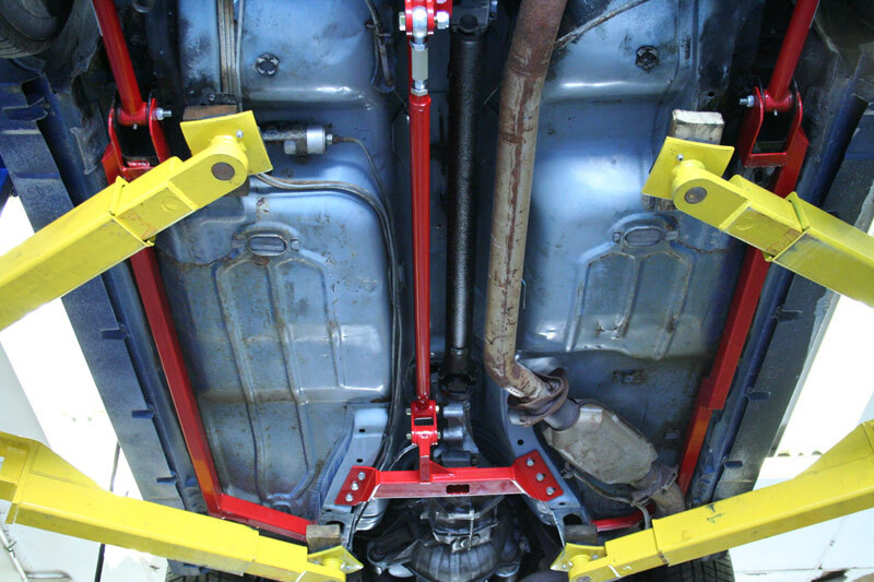 UMI Performance 82-92 GM F-Body Tunnel Mounted Trq. Arm Fits TH400- No Loop - Red - 2218-R User 3