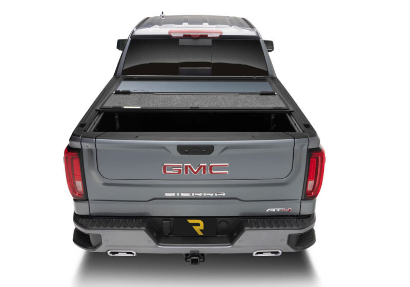 UnderCover 2018 Chevy/GMC Silverado/Sierra 68.4in Fusion Bed Cover - Glory Red - AR12019L-GPJ
