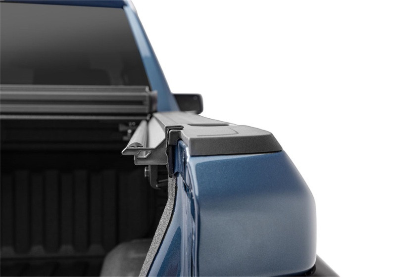 UnderCover 16-25 Nissan Titan (Allows Use of OE Tool Box) 79.2in. Bed Select Bed Cover - SL54016