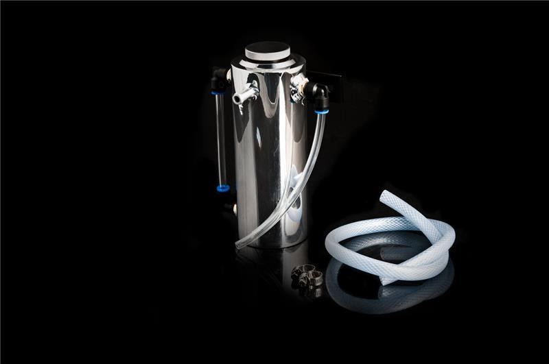 Weapon R 24 fl oz Polished Coolant Catch Can - 826-111-101 Photo - Primary