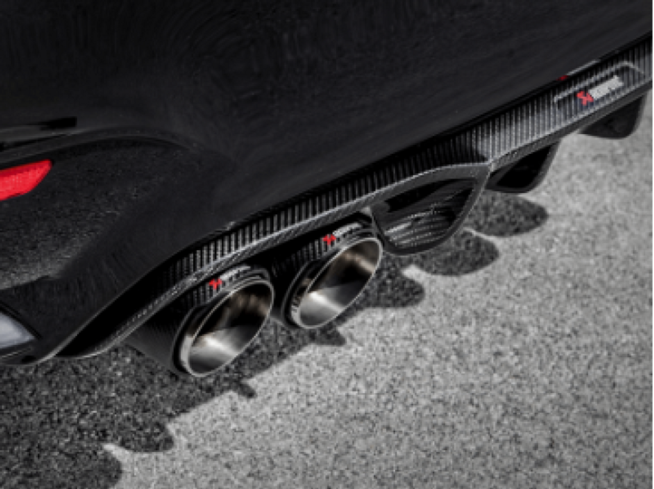 Akrapovic 14-17 BMW M3 (F80) Rear Carbon Fiber Diffuser - High Gloss - DI-BM/CA/4/G