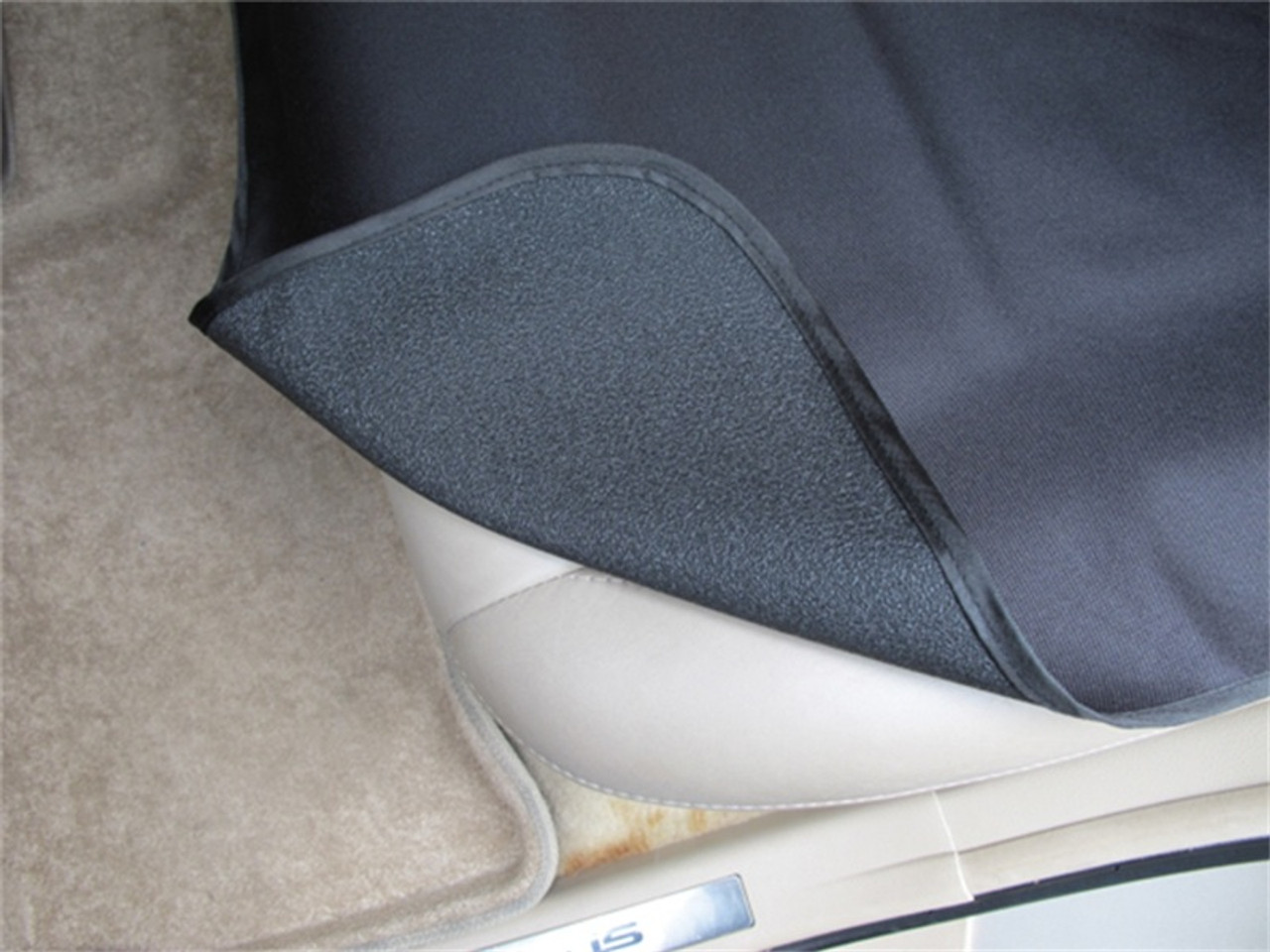 3D MAXpider Universal Bench Seat Defender - Black - 1786L-09
