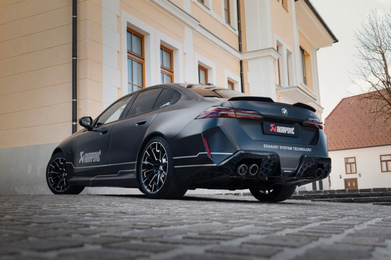 Akrapovic 2025+ BMW M5 G90/G99 Slip-On Line (Titanium) w/ Titanium Tips - S-BM/T/37H User 1