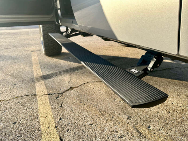 Body Armor 4x4 14-18 GM Silverado/Sierra 1500/2500/3500 (Gas Only) E-Power Board Steps - Black - GM-4500