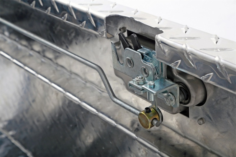 Deezee Universal Tool Box - Red Crossover - Single Lid BT Alum (Low) - DZ10170L