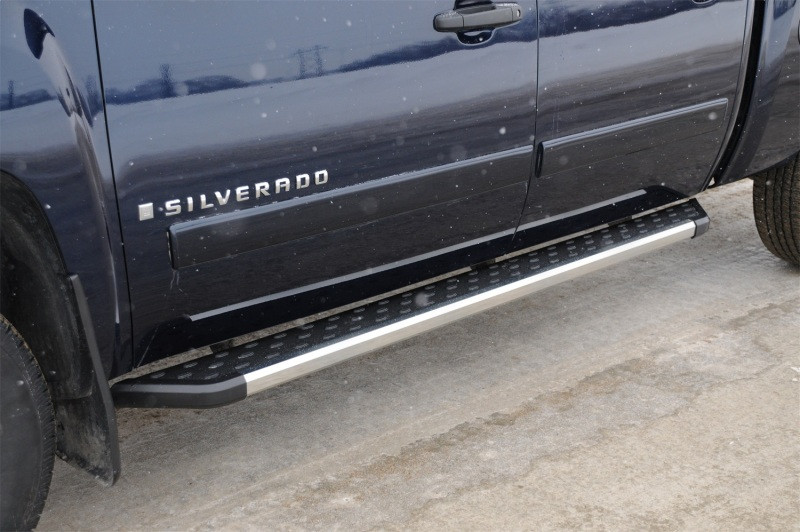 Deezee 99-23 Chevrolet/GMC/Dodge/Ford Full Size Running Board CrewCab Truck Board (Chrome Trim) - DZ16322