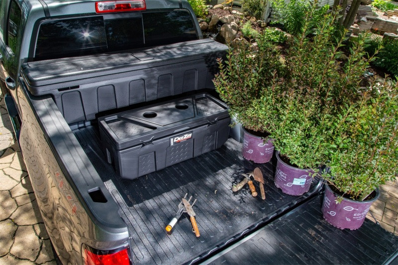 Deezee Universal Tool Box - Specialty Crossover Toolbox Plastic Mid Size - DZ6163P