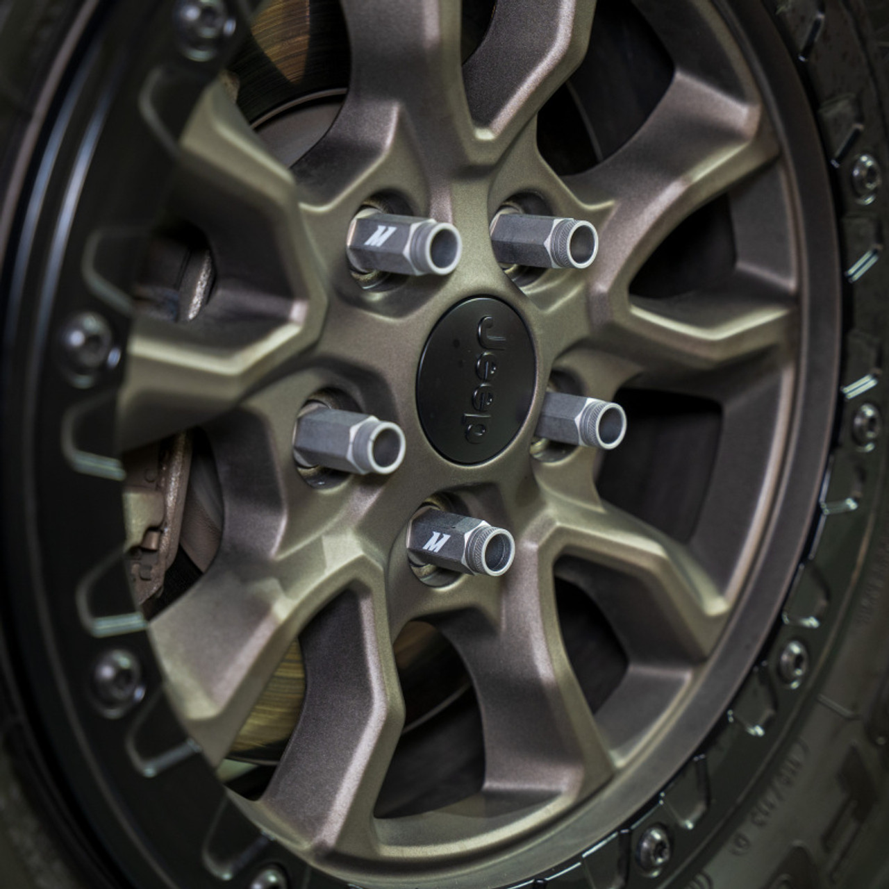 Mishimoto Steel Locking Lug Nuts M14x1.5 20pc Set Silver - MMLG-M14-20LSL User 1