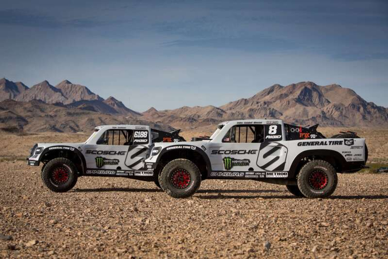 Camburg 2.50 Race Series Front Hub Kit (6x5.5) - CAM-010032 Photo - lifestyle view