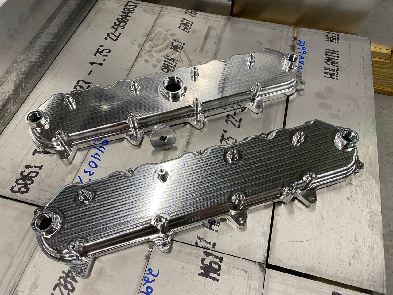DSX Billet LT Valve Covers - LT Engines (DSXBILLETVC) DSX Billet LT Valve Covers - LT Engines (DSXBILLETVC)