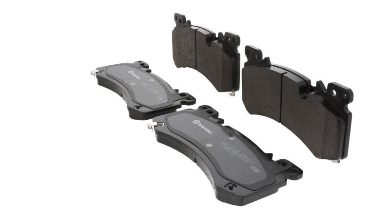 Brembo OE 21-24 Cadillac Escalade/23-24 Chevy Silverado 1500 Premium Low Ceramic Brake Pad - Front - P10101 Photo - Close Up