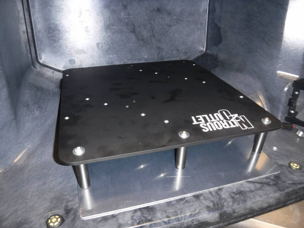 アクセサリー C8 Nitrous Outlet C8 Corvette Bottle Bracket Mount - Front