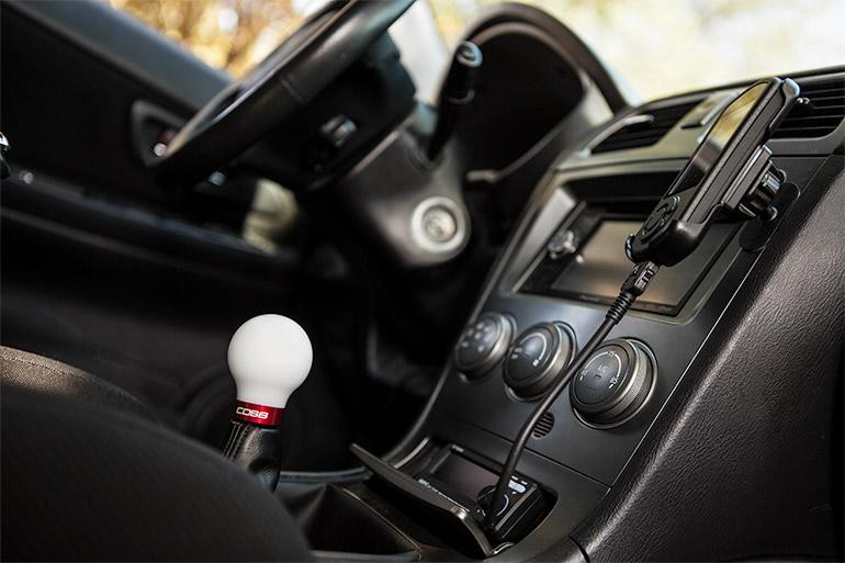 Cobb Subaru 5-Speed COBB Knob - White w/ Race Red - 211350-W-RD