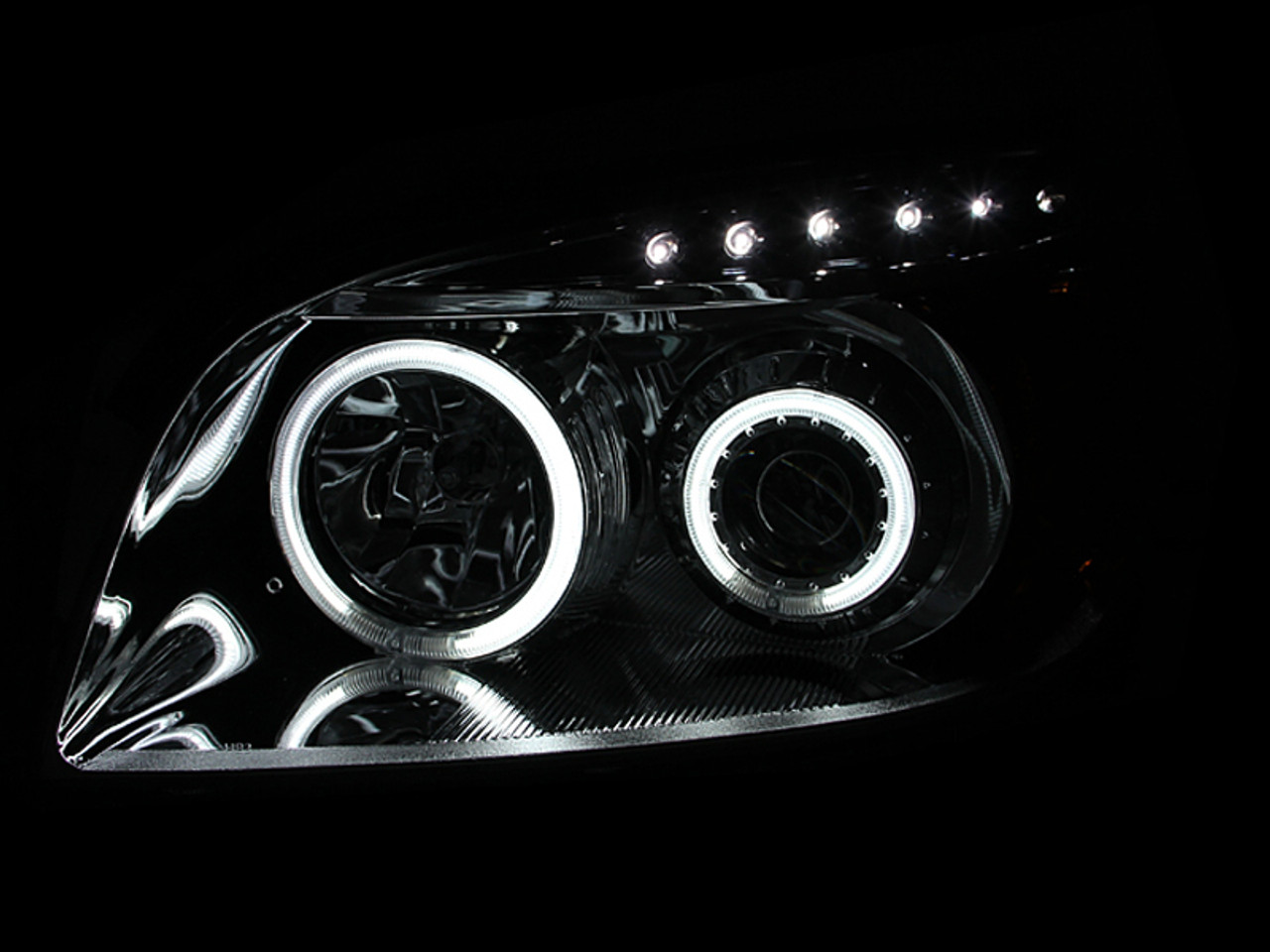 ANZO 2006-2008 Toyota Rav4 Projector Headlights w/ Halo Chrome (CCFL) - 111121