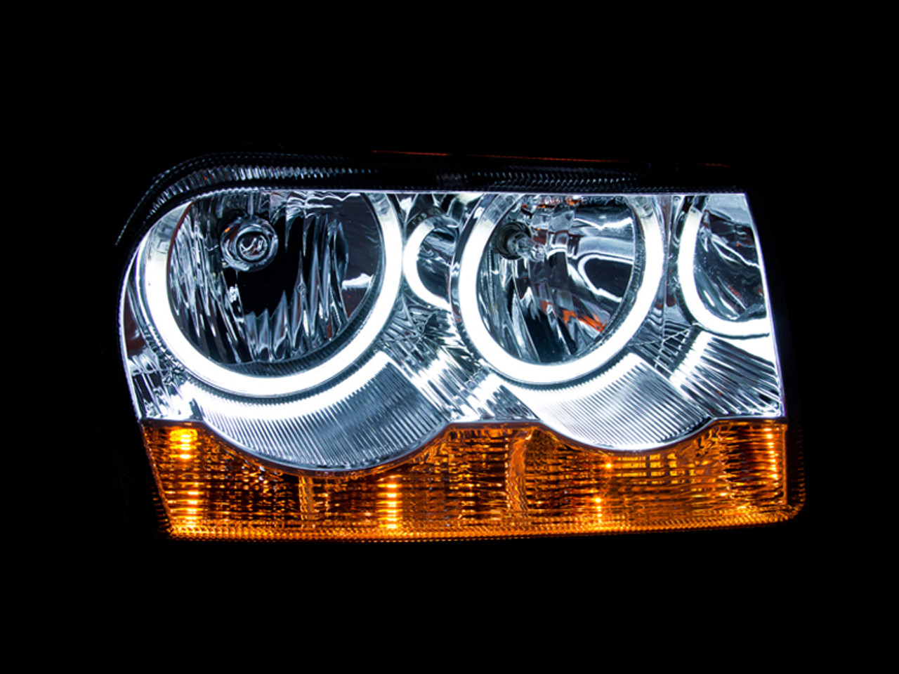 ANZO 2005-2010 Chrysler 300 Crystal Headlights w/ Halo Chrome (CCFL) - 121137