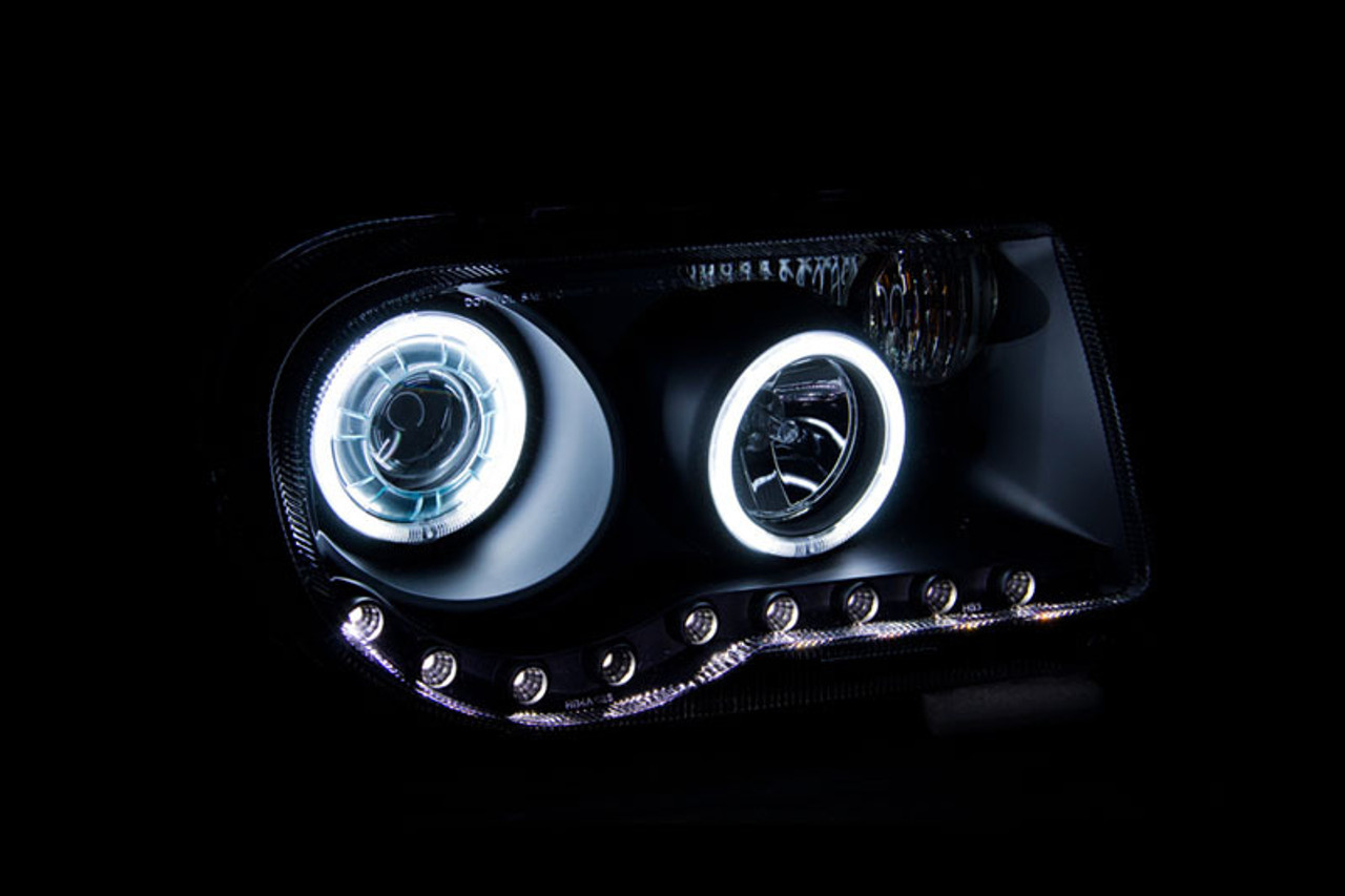 ANZO 2005-2010 Chrysler 300C Projector Headlights w/ Halo Black (CCFL) G2 - 121251