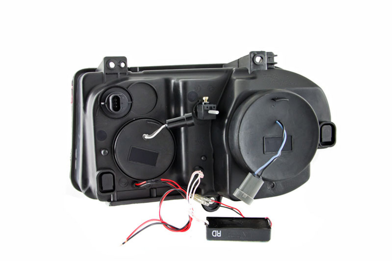 ANZO 2005-2010 Chrysler 300C Projector Headlights w/ Halo Black (CCFL) G2 - 121251
