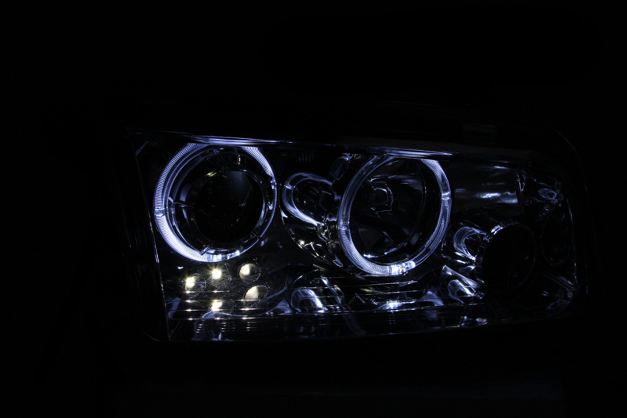 ANZO 2006-2010 Dodge Charger Projector Headlights w/ Halo Chrome - 121382