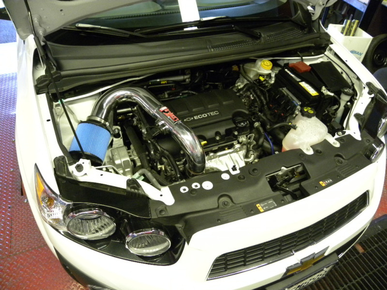 Injen 12-20 Chevrolet Sonic 1.4L Turbo 4cyl Polished Short Ram Cold Air Intake w/ MR Technology - SP7036P