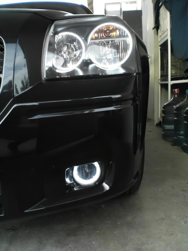 Oracle 05-10 Chrysler 300C LED Fog Light Halo Kit - Blue - 1107-002 Photo - lifestyle view