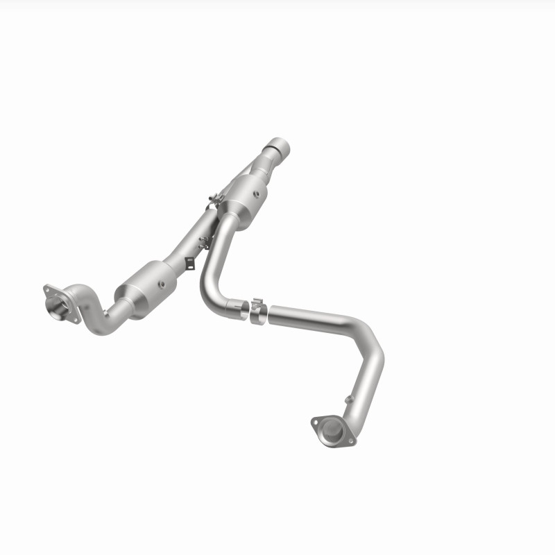 Magnaflow 15-16 Ram 2500 6.4L California Grade CARB Compliant DF Catalytic Converter - 5551513 360 Degree Image Set