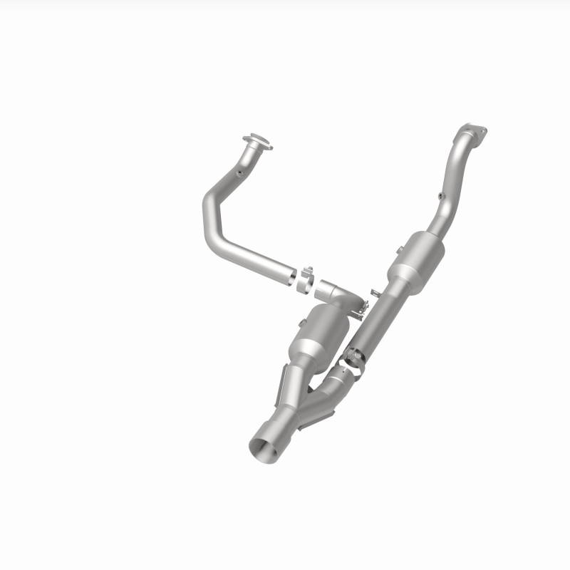 Magnaflow 15-16 Ram 2500 6.4L California Grade CARB Compliant DF Catalytic Converter - 5551513 360 Degree Image Set