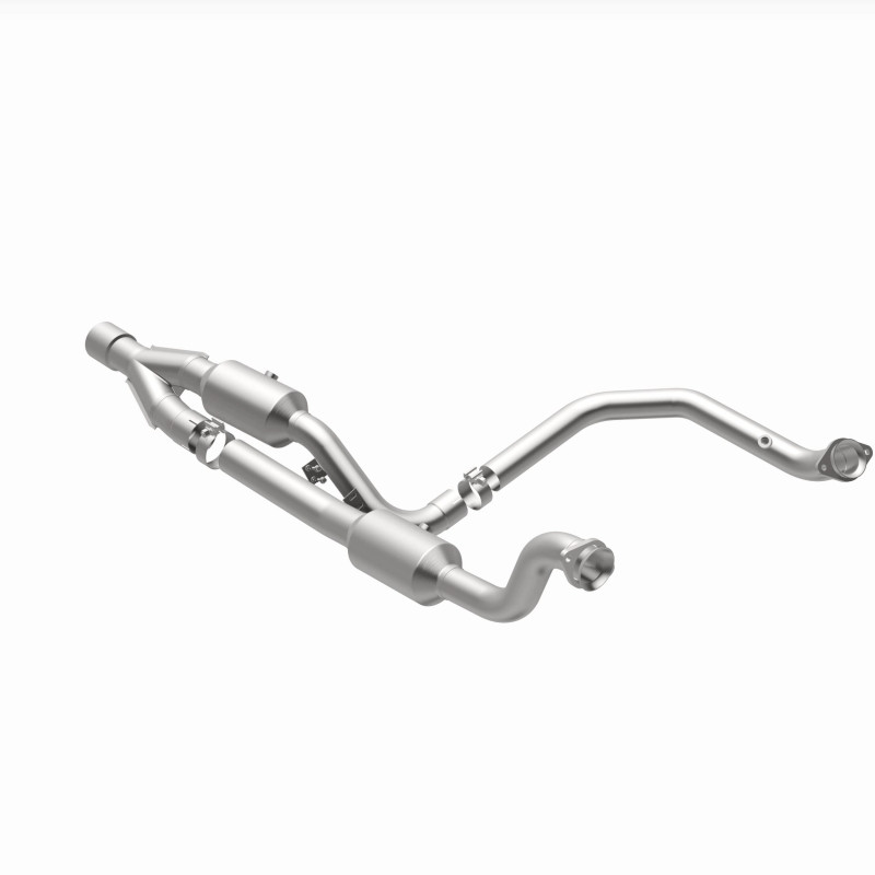 Magnaflow 15-16 Ram 2500 6.4L California Grade CARB Compliant DF Catalytic Converter - 5551513 360 Degree Image Set