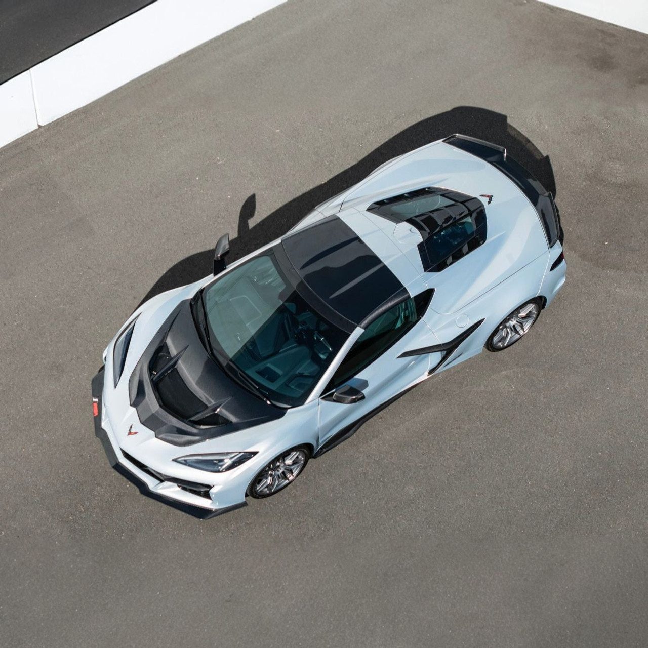 EOS Carbon Fiber Roof - C8 Corvette Stingray / Z06 / ZR1 (ROOF-1355-BKCF)