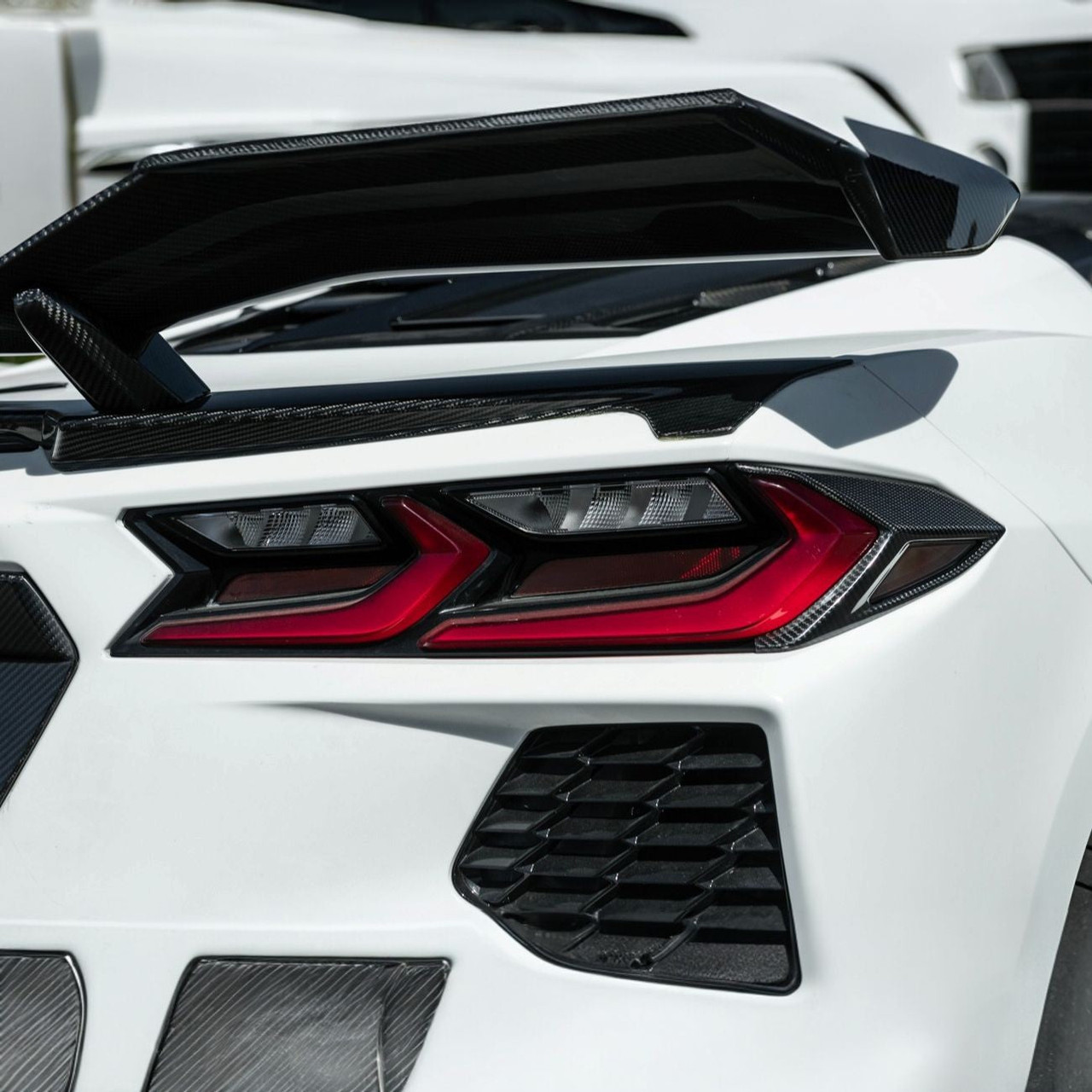 EOS Carbon Fiber Rear Tailight Side Covers - C8 Corvette Stingray / Z06 / ZR1 (VENT-1297-BKCF)